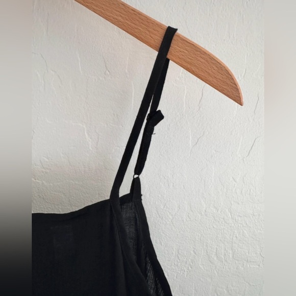 H&M Divided Black Ruffle Hem Tank Top Size 4 - Picture 2 of 6